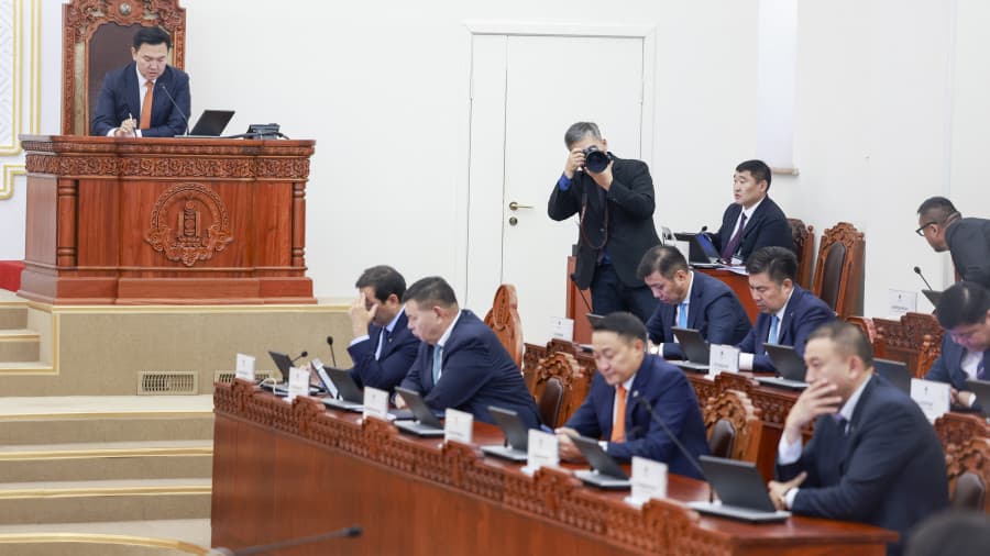 Чуулган: Улсын Дээд шүүхийн шүүгчид нэр дэвшигчтэй танилцана