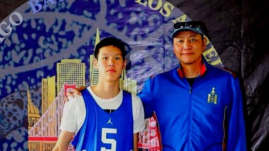 Ц.Шаравжамц: Хүү минь NBA-н албан ёсны гэрээ хийсэн анхны Монгол боллоо